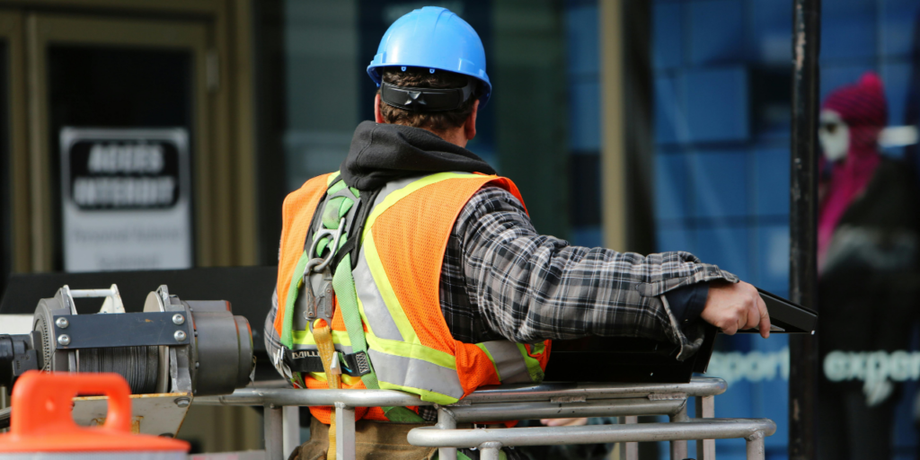 Construindo com Segurança: Estratégias e Normas para Proteção nas Obras